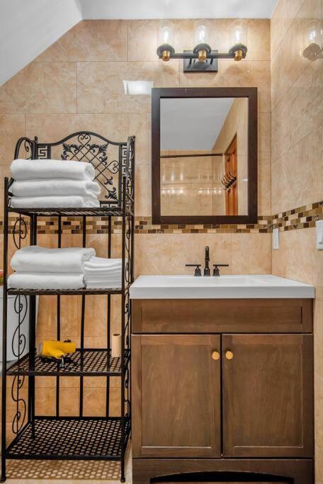 Golden Gem In Heart Of East Rock Quiet 3Br Near Dt And Yale Lejlighed New Haven Eksteriør billede